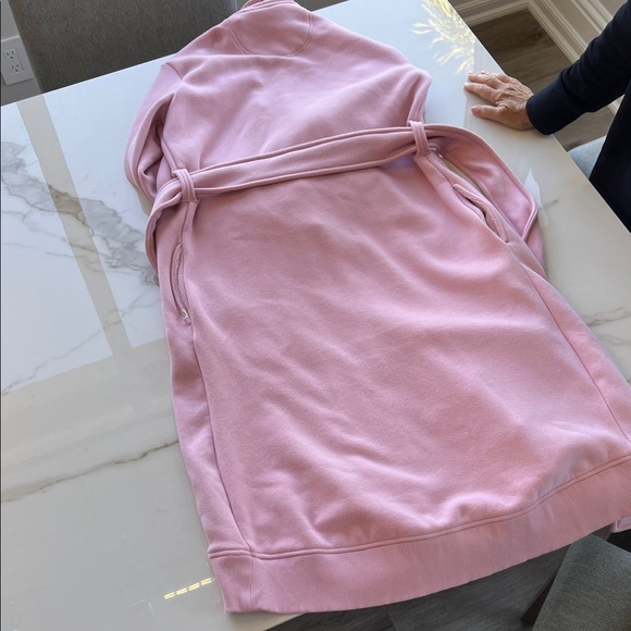 UGG Soft Pink Robe - Picture 4 of 5